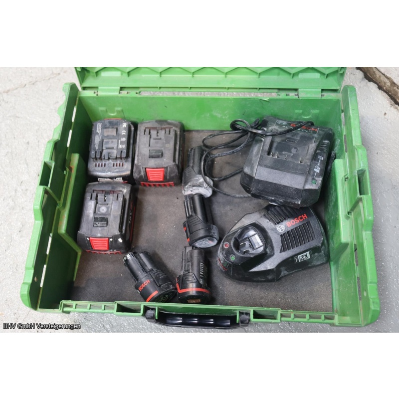 Posten Akkus 18 V / 12 V (im Koffer)