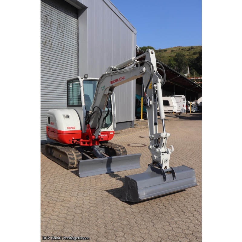 Kettenbagger Takeuchi TB 240